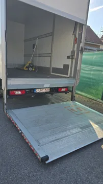 Vettore Autocarro Ford Transit Truck with tail lift in Dilbeek Belgio